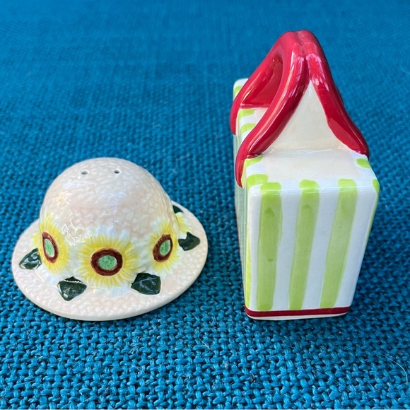 FIGI Salt and Pepper Shaker Set Daisies Purse & Hat - Picture 3 of 6